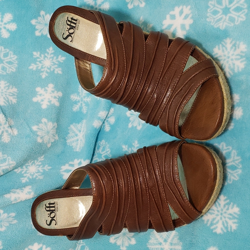 Sofft brown strappy wedge heel sandals